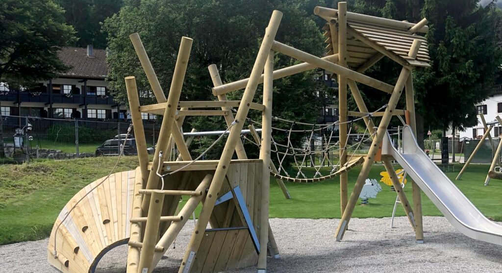 Spielplatz vor der Alpenresidenz Buchenhöhe