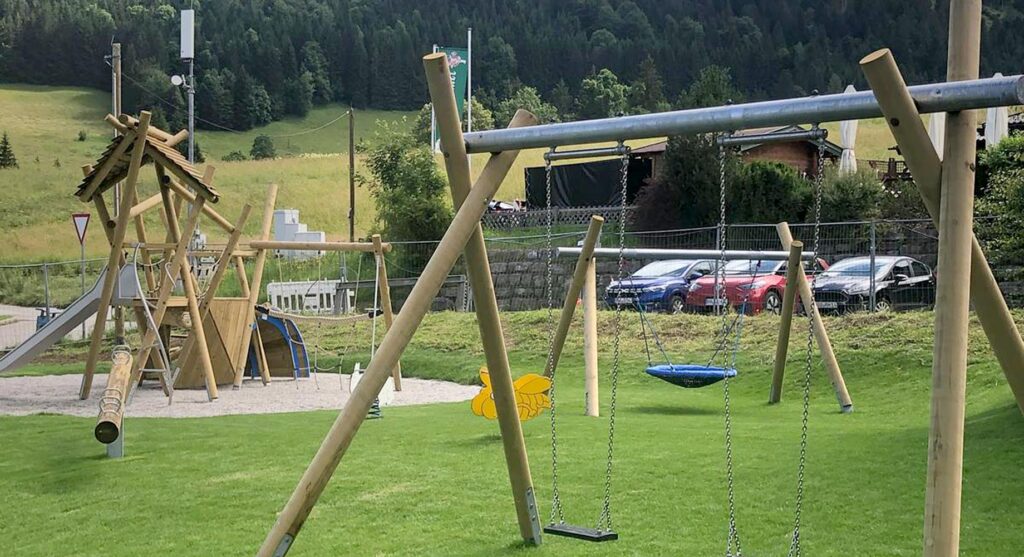 Spielplatz vor der Alpenresidenz Buchenhöhe